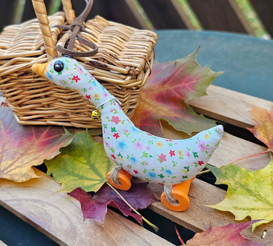Floral Goose Spoolie