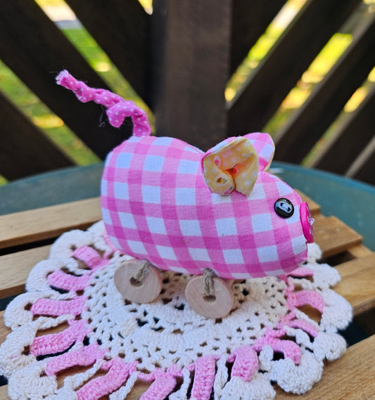 Gingham Piggy Spoolie