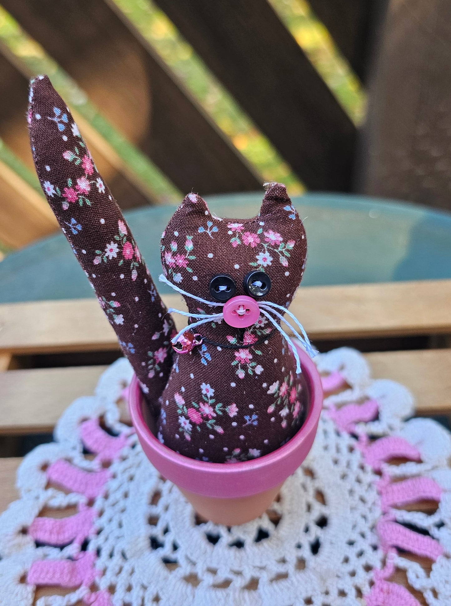 Brown Floral Kitty in a Cup