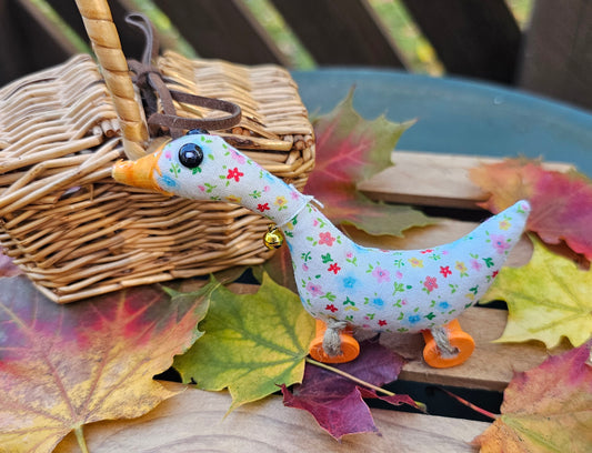 Floral Goose Spoolie