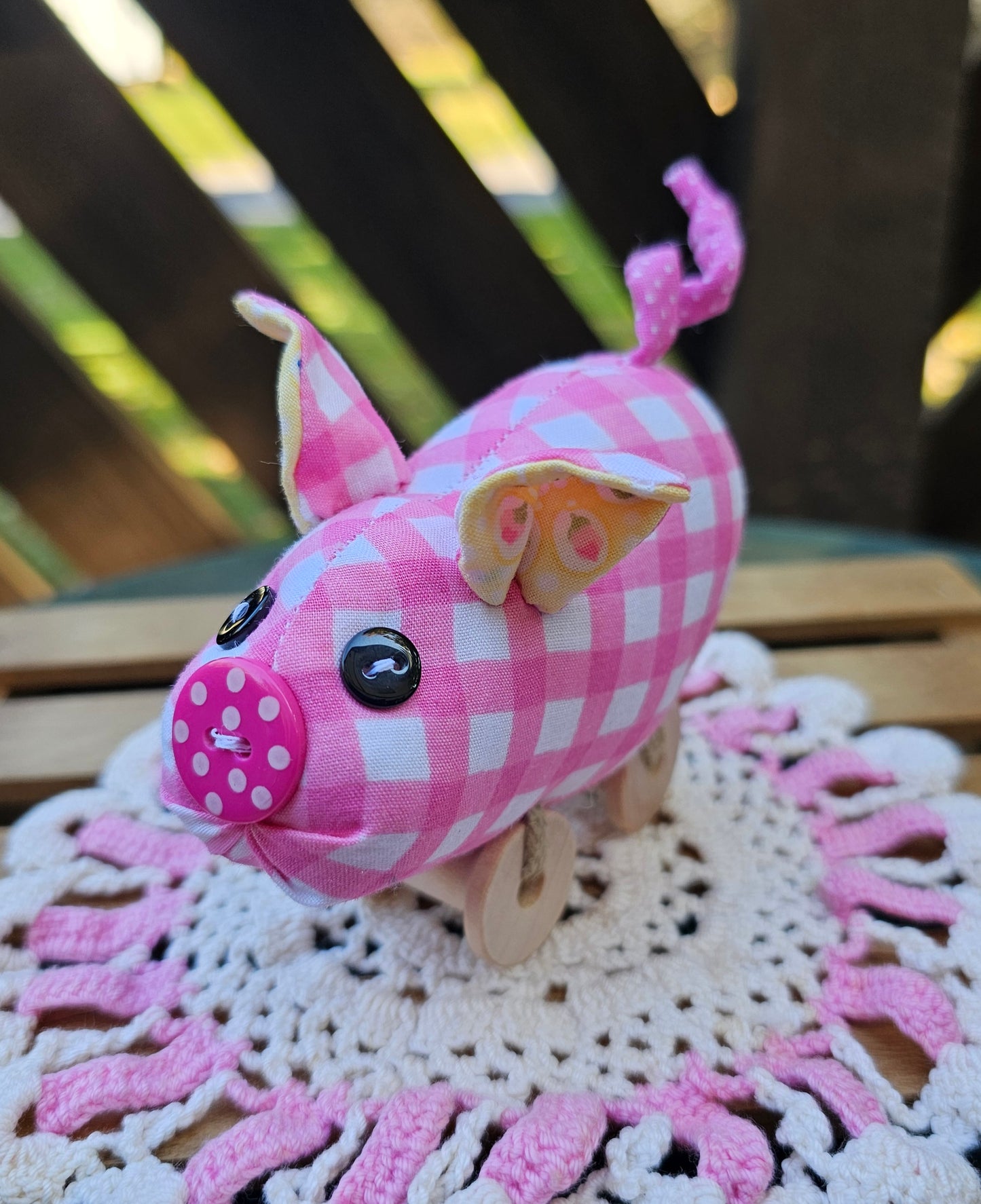 Gingham Piggy Spoolie